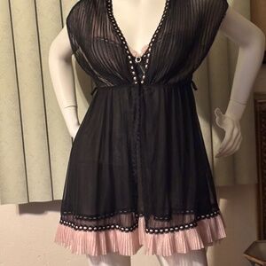 Seductive Wear by Cinema  Babydoll Chemise with Matching  Lace Robe Small